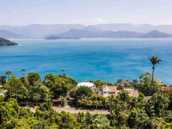 Residência Exclusiva na Ponta Grossa – Ubatuba