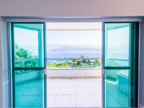 Residência Exclusiva na Ponta Grossa – Ubatuba