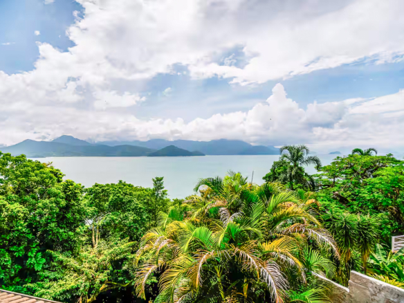 Residência Exclusiva na Ponta Grossa – Ubatuba
