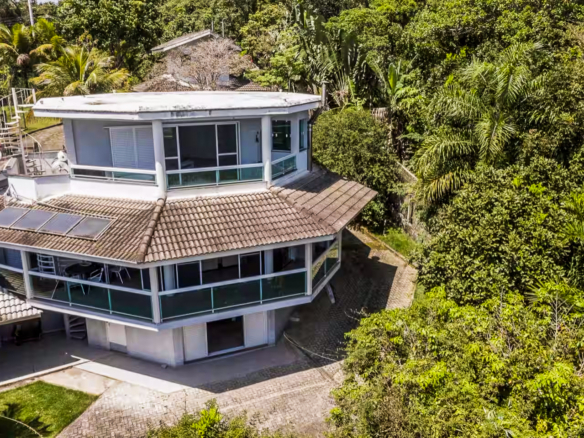 Residência Exclusiva na Ponta Grossa – Ubatuba