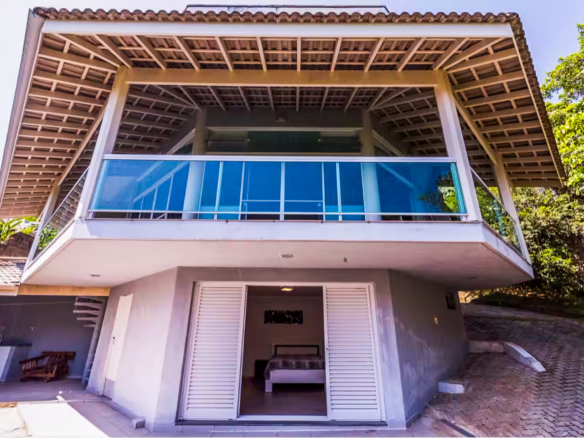 Residência Exclusiva na Ponta Grossa – Ubatuba