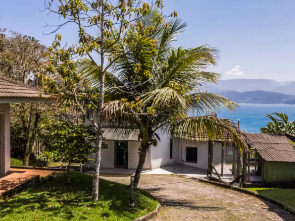 Residência Exclusiva na Ponta Grossa – Ubatuba