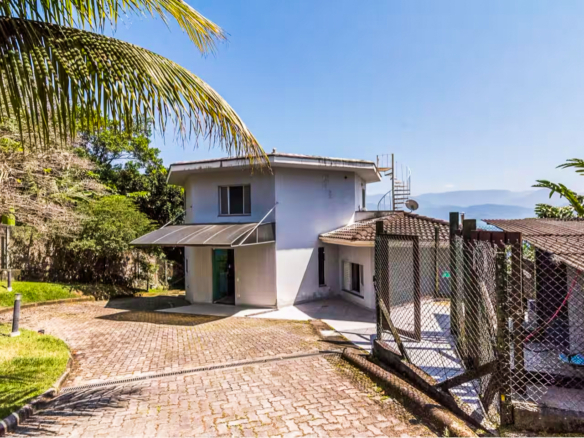 Residência Exclusiva na Ponta Grossa – Ubatuba