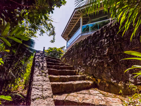 Residência Exclusiva na Ponta Grossa – Ubatuba