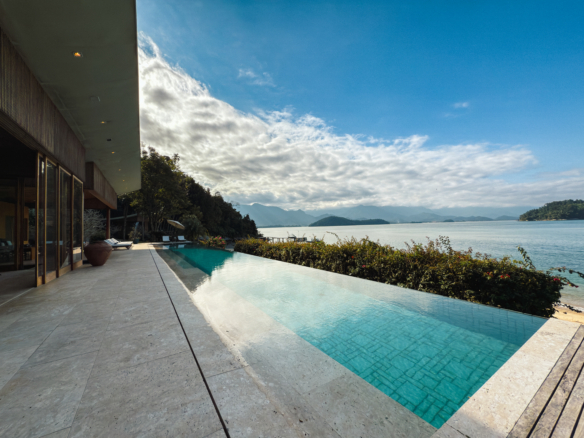 Linda Casa de Luxo Com Praia Particular Em Angra dos Reis