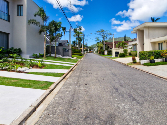 Residência Contemporânea de Alto Luxo no Condomínio Costa Verde Tabatinga