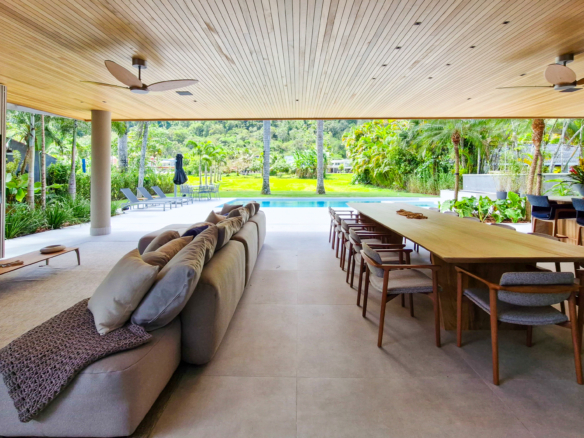 Residência Contemporânea de Alto Luxo no Condomínio Costa Verde Tabatinga