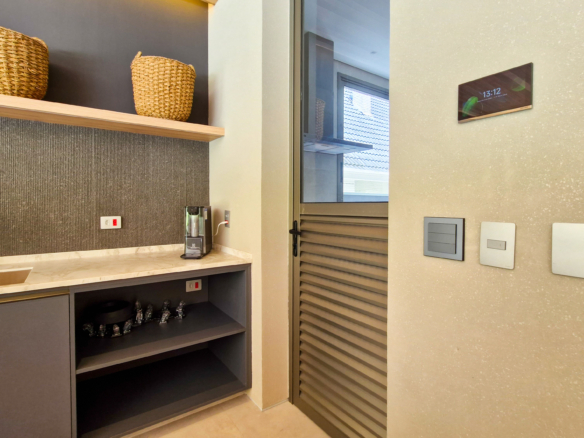 Residência Contemporânea de Alto Luxo no Condomínio Costa Verde Tabatinga
