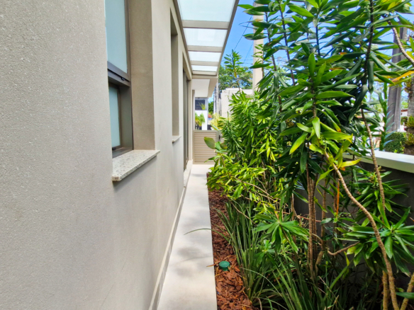 Residência Contemporânea de Alto Luxo no Condomínio Costa Verde Tabatinga
