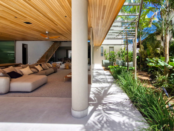 Residência Contemporânea de Alto Luxo no Condomínio Costa Verde Tabatinga