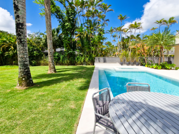 Residência Contemporânea de Alto Luxo no Condomínio Costa Verde Tabatinga