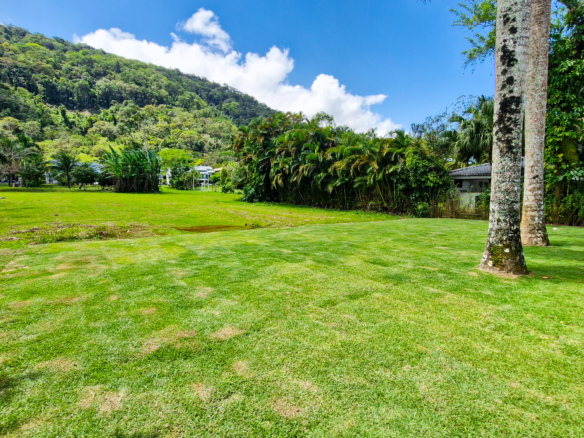 Residência Contemporânea de Alto Luxo no Condomínio Costa Verde Tabatinga