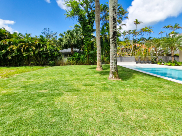 Residência Contemporânea de Alto Luxo no Condomínio Costa Verde Tabatinga