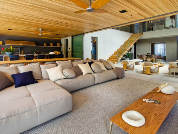 Residência Contemporânea de Alto Luxo no Condomínio Costa Verde Tabatinga