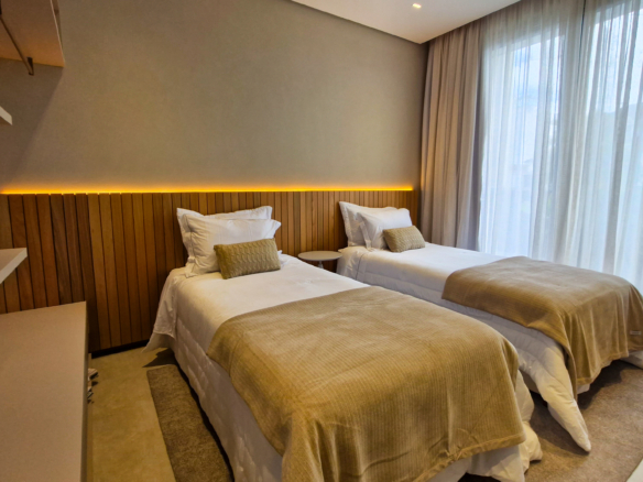 Residência Contemporânea de Alto Luxo no Condomínio Costa Verde Tabatinga