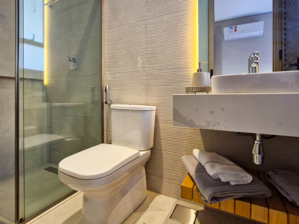 Residência Contemporânea de Alto Luxo no Condomínio Costa Verde Tabatinga