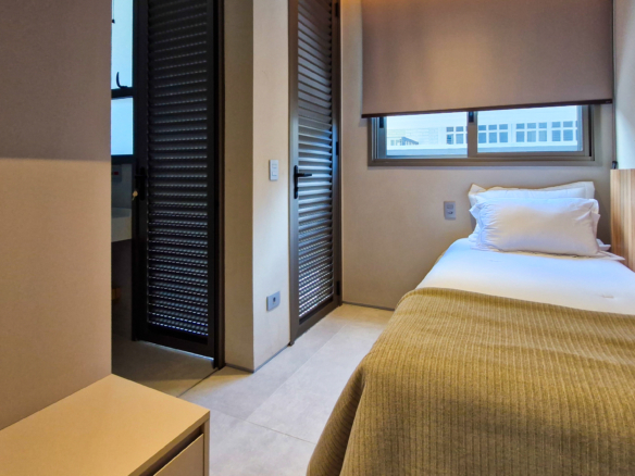 Residência Contemporânea de Alto Luxo no Condomínio Costa Verde Tabatinga