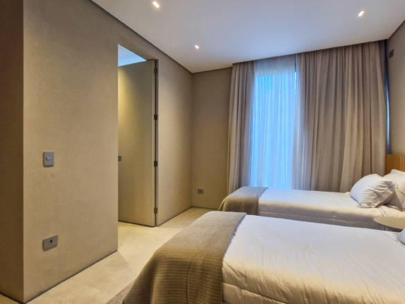 Residência Contemporânea de Alto Luxo no Condomínio Costa Verde Tabatinga