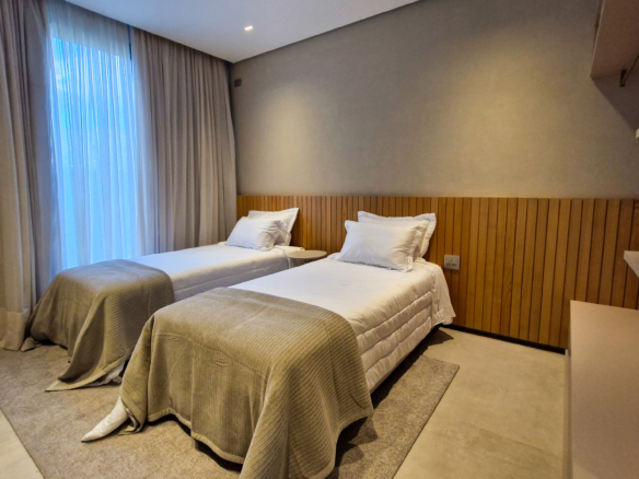 Residência Contemporânea de Alto Luxo no Condomínio Costa Verde Tabatinga