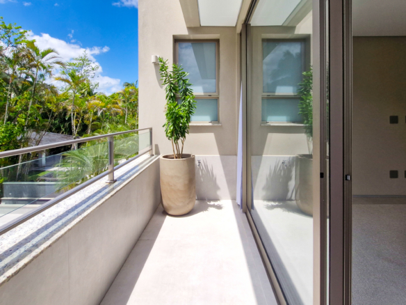 Residência Contemporânea de Alto Luxo no Condomínio Costa Verde Tabatinga