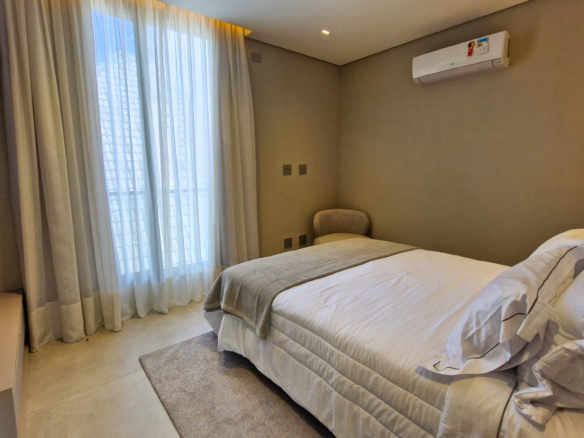 Residência Contemporânea de Alto Luxo no Condomínio Costa Verde Tabatinga