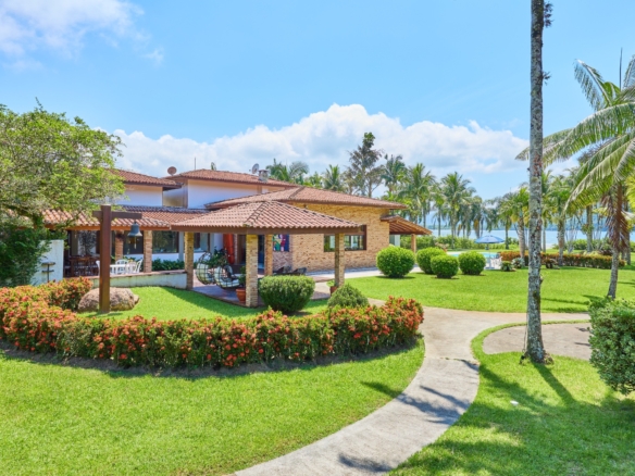 Casa com 7 suítes  praia Dura – Ubatuba