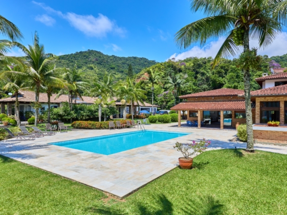 Casa com 7 suítes  praia Dura – Ubatuba