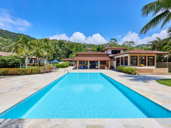 Casa com 7 suítes  praia Dura – Ubatuba