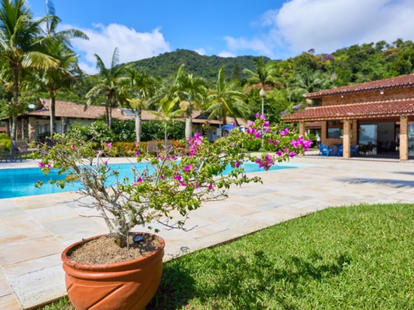 Casa com 7 suítes  praia Dura – Ubatuba