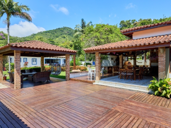 Casa com 7 suítes  praia Dura – Ubatuba