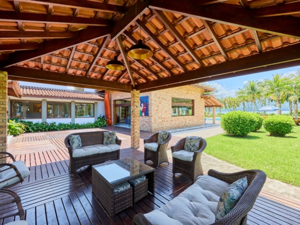Casa com 7 suítes  praia Dura – Ubatuba