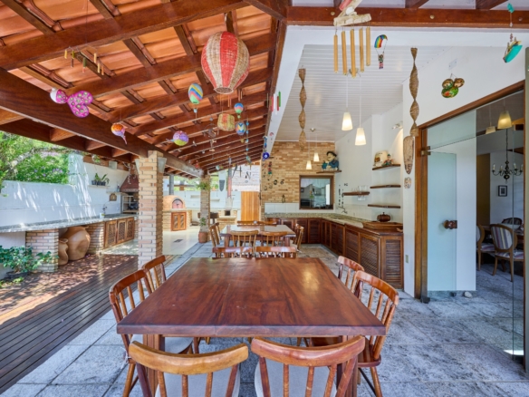 Casa com 7 suítes  praia Dura – Ubatuba