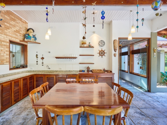 Casa com 7 suítes  praia Dura – Ubatuba