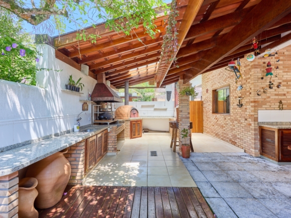 Casa com 7 suítes  praia Dura – Ubatuba