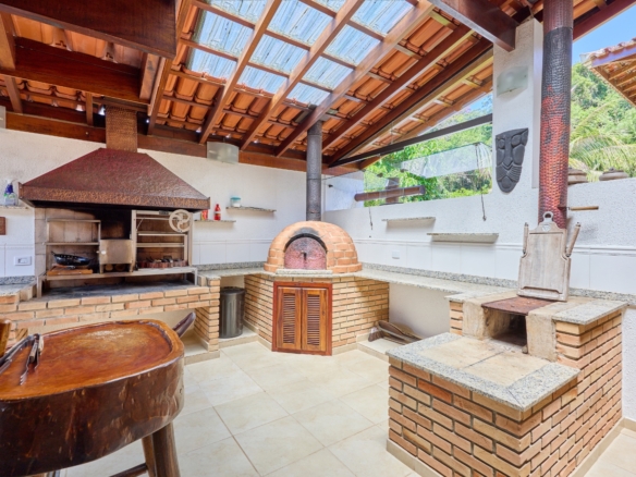 Casa com 7 suítes  praia Dura – Ubatuba