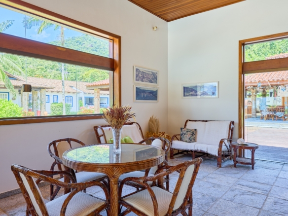 Casa com 7 suítes  praia Dura – Ubatuba