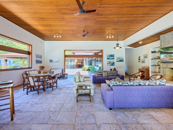 Casa com 7 suítes  praia Dura – Ubatuba