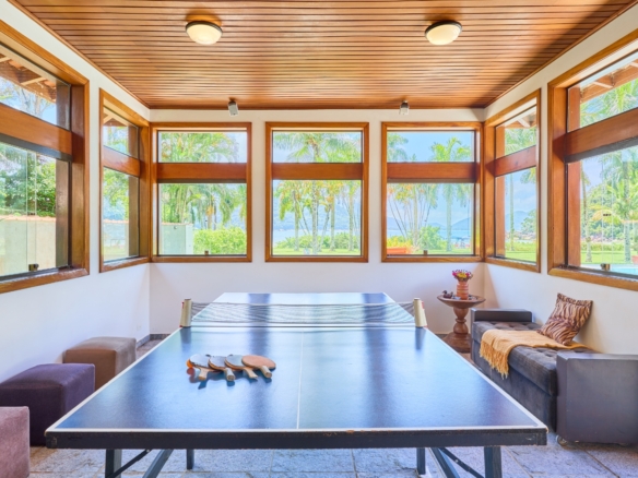 Casa com 7 suítes  praia Dura – Ubatuba