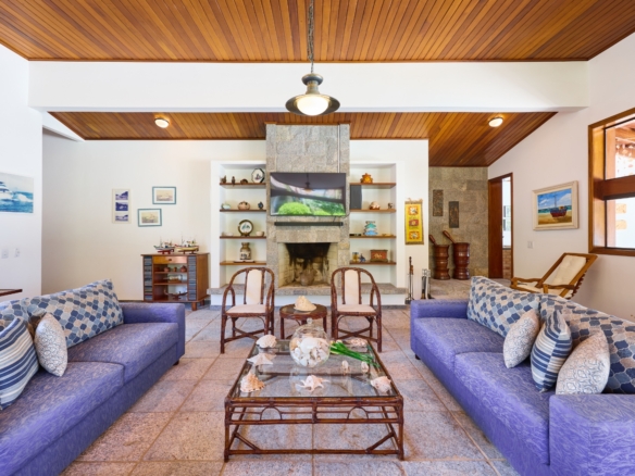 Casa com 7 suítes  praia Dura – Ubatuba