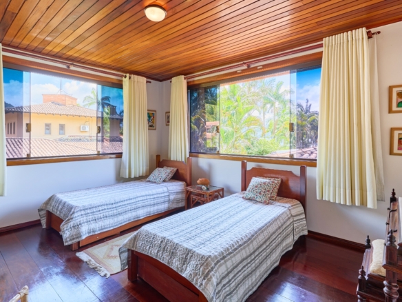 Casa com 7 suítes  praia Dura – Ubatuba