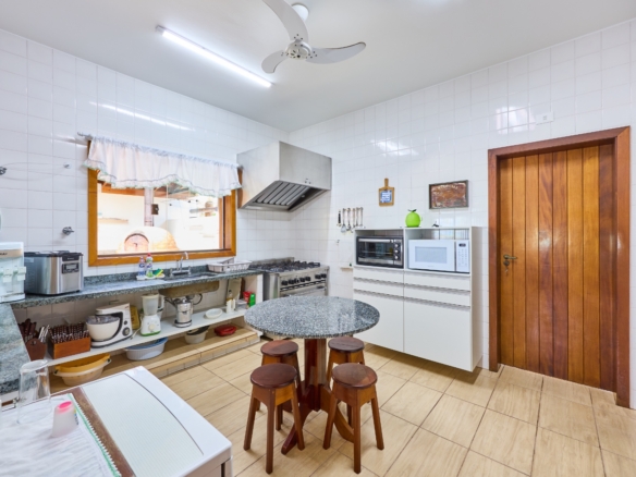 Casa com 7 suítes  praia Dura – Ubatuba