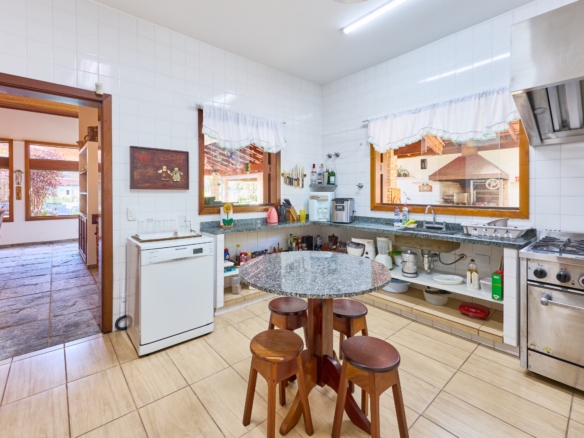 Casa com 7 suítes  praia Dura – Ubatuba