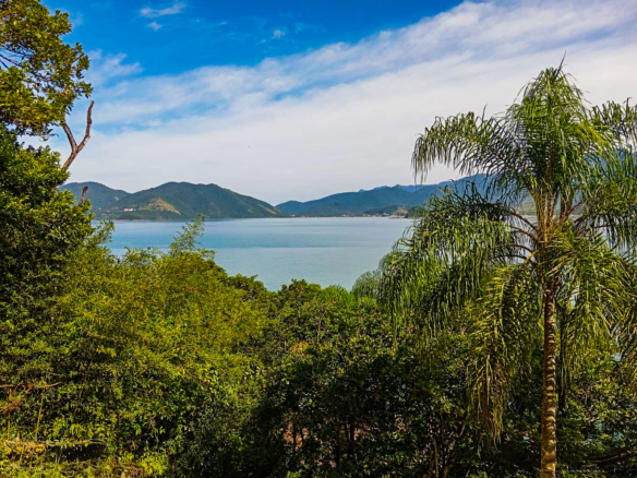 Casa beira mar na Trilha das Sete Praias, Lagoinha Ubatuba