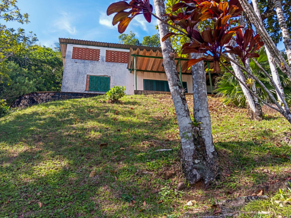Casa beira mar na Trilha das Sete Praias, Lagoinha Ubatuba