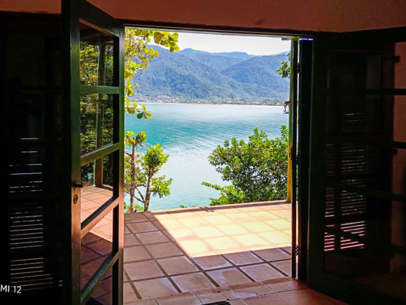Casa beira mar na Trilha das Sete Praias, Lagoinha Ubatuba