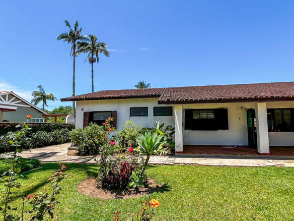 Casa Frente-Mar no condominio Salga Lagoinha Ubatuba