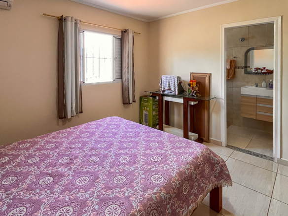 Casa à Venda na Praia da Maranduba – Ampla, aconchegante e perto do mar