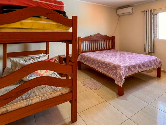 Casa à Venda na Praia da Maranduba – Ampla, aconchegante e perto do mar