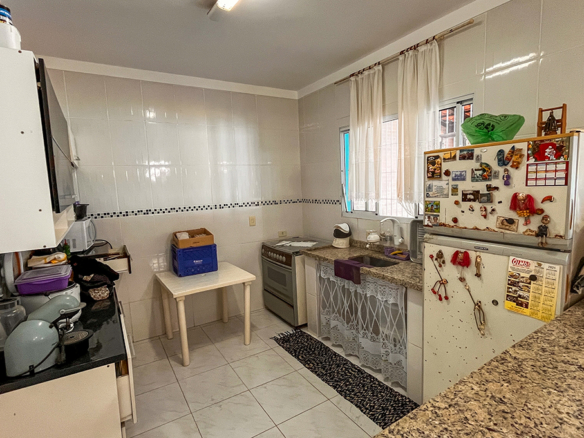 Casa à Venda na Praia da Maranduba – Ampla, aconchegante e perto do mar