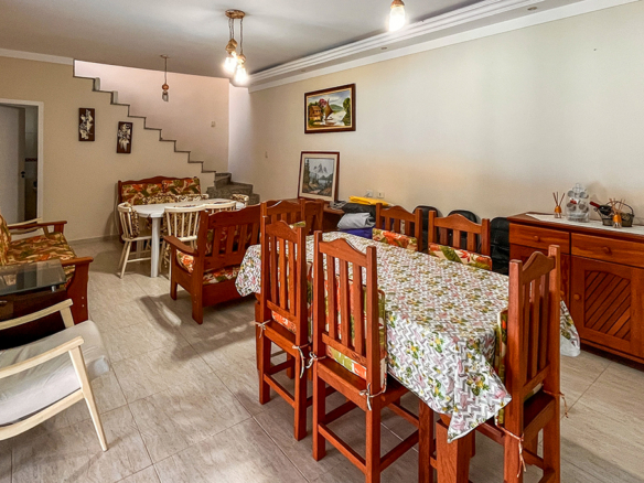 Casa à Venda na Praia da Maranduba – Ampla, aconchegante e perto do mar